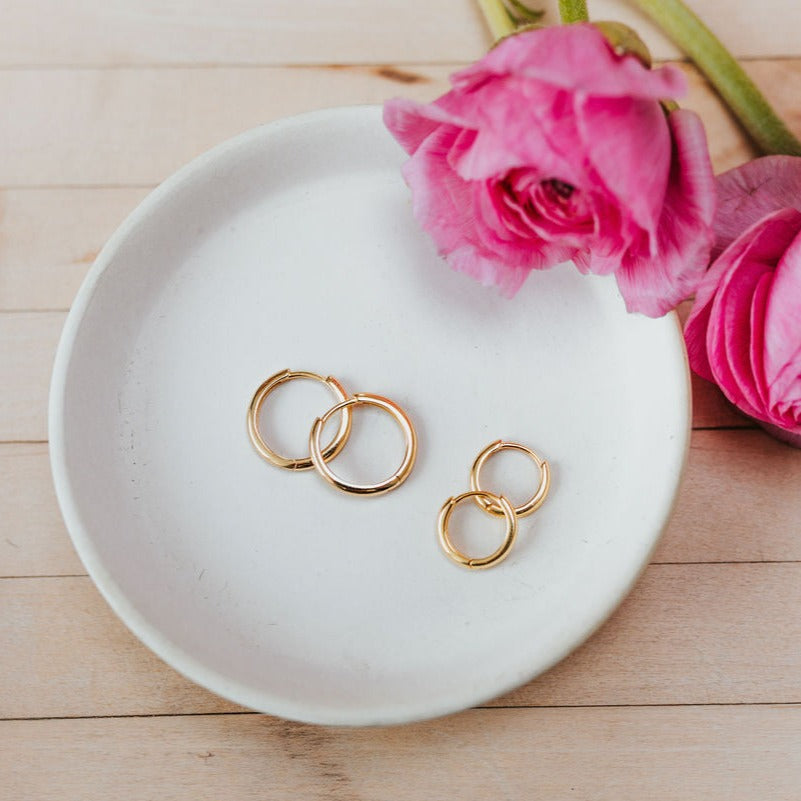 Olivia Essential Hoops - WonderingCloth