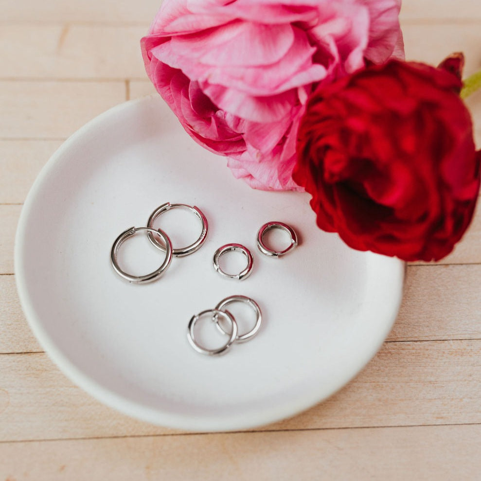 Olivia Essential Hoops - WonderingCloth