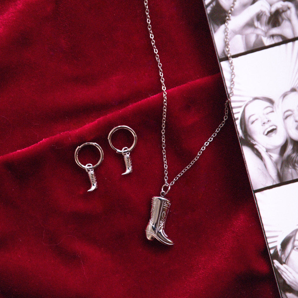 Dolly Boot Necklace - WonderingCloth