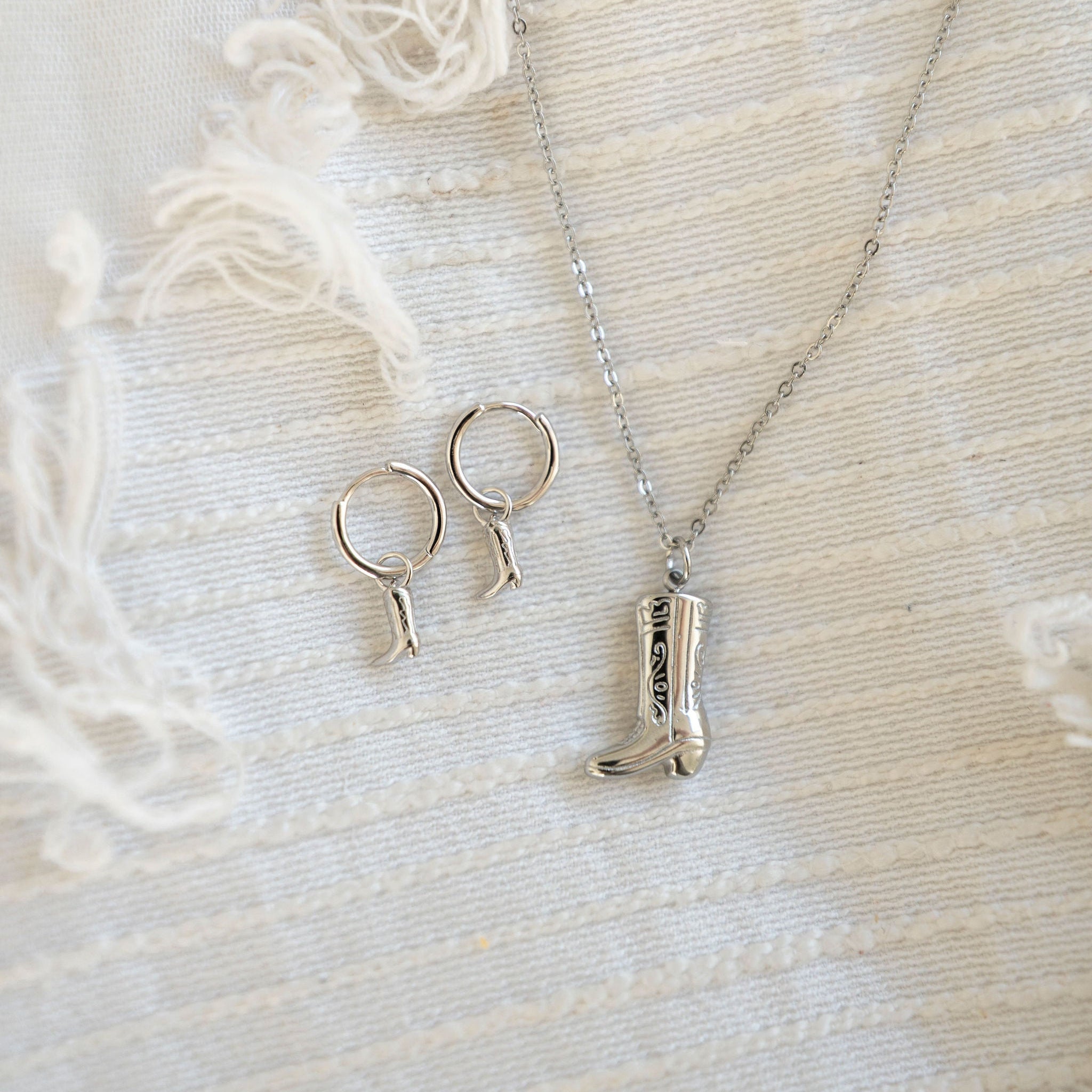 Dolly Boot Hoops - WonderingCloth