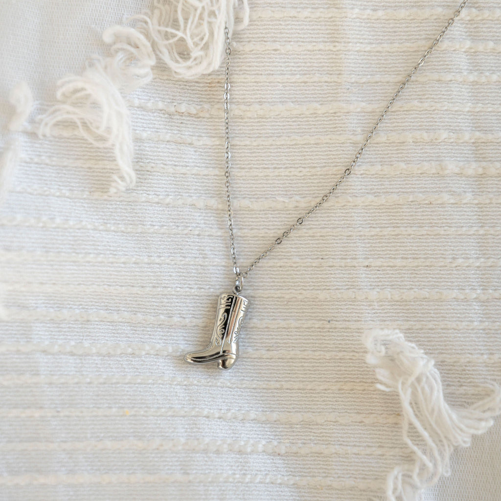 Dolly Boot Necklace - WonderingCloth