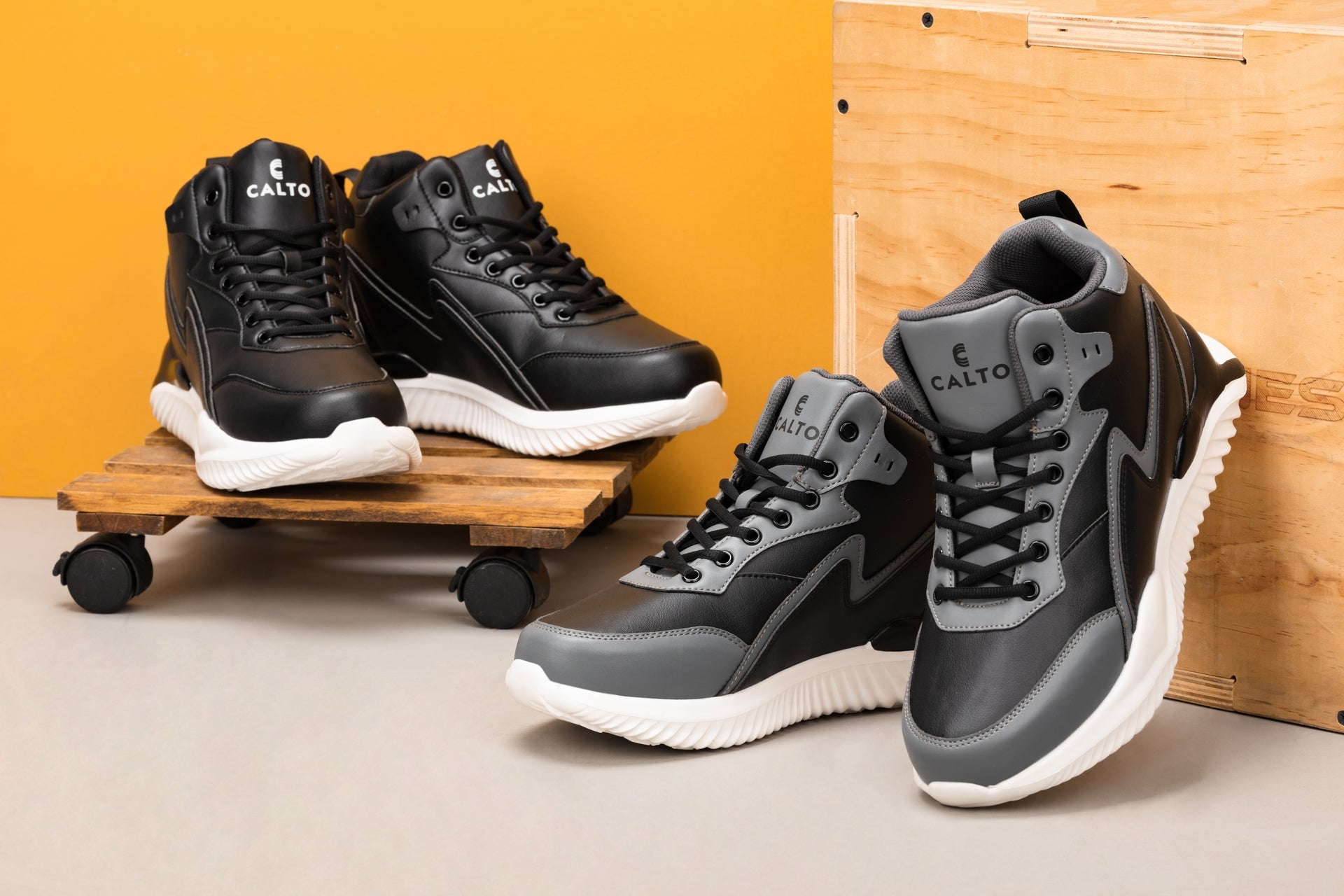 CALTO - S3060 - 4 Inches Taller (Black) - Lightweight Sneakers - WonderingCloth