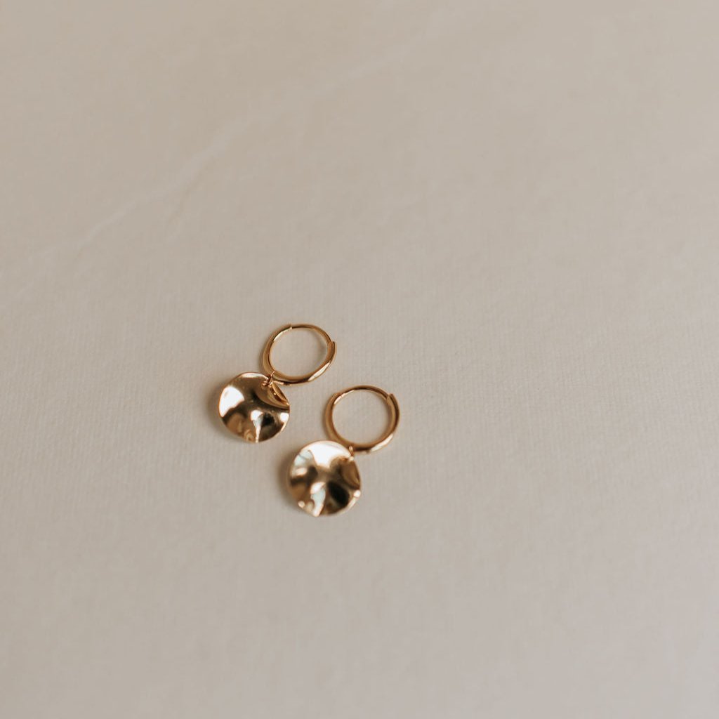 Molly Hoops - WonderingCloth