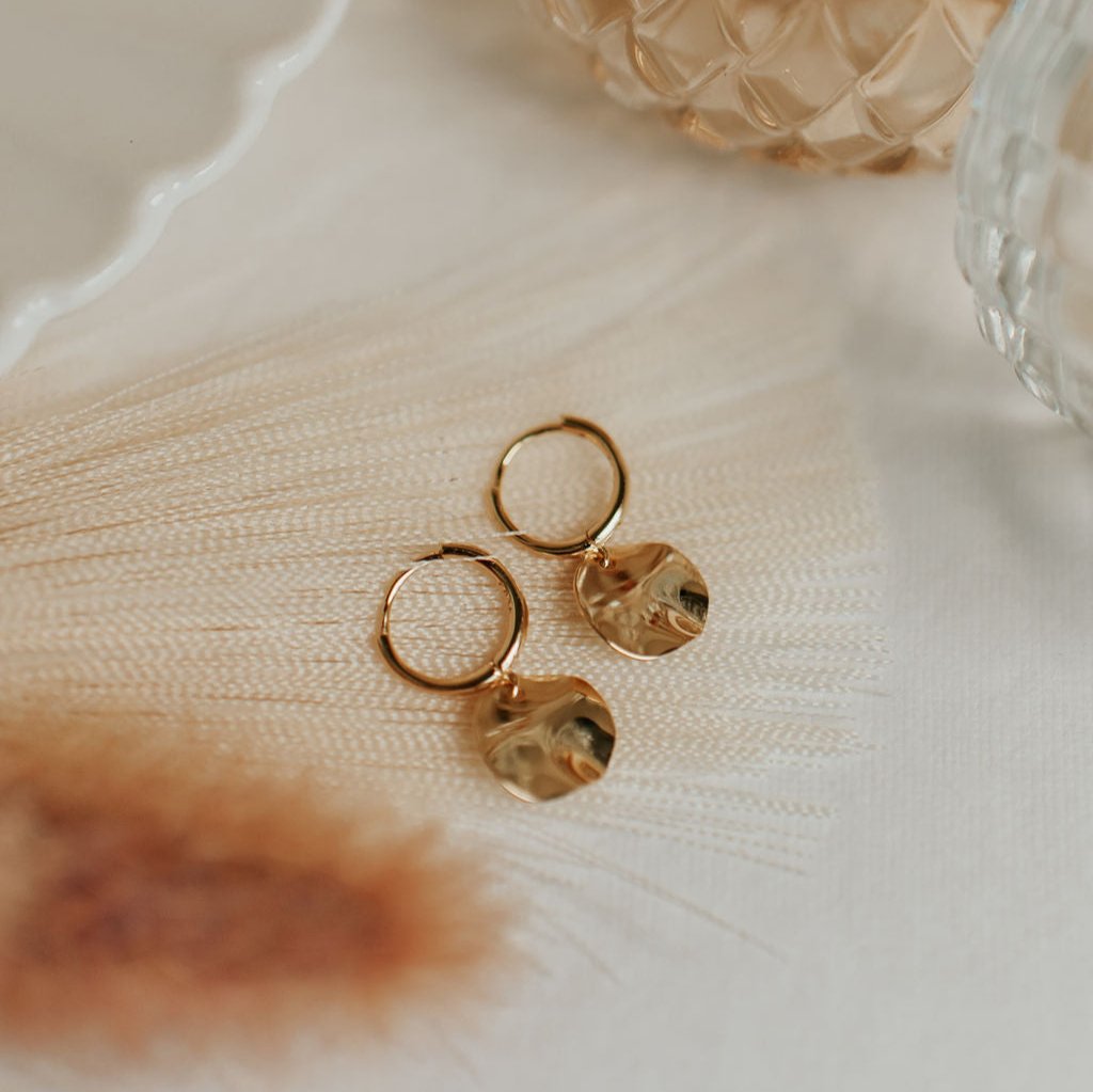 Molly Hoops - WonderingCloth