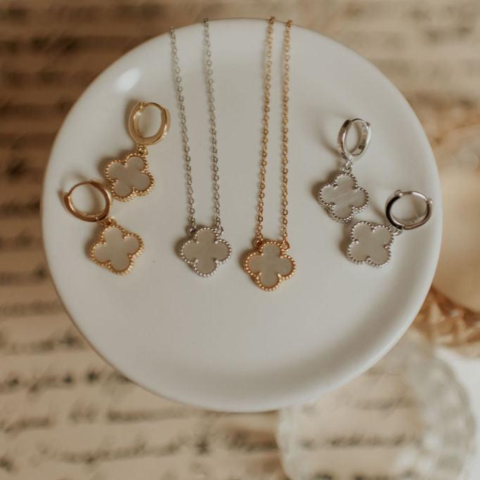 Elizabeth Clover Earrings - WonderingCloth