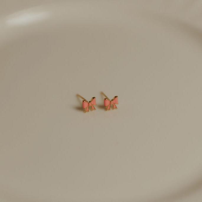 Clara Bow Studs - WonderingCloth