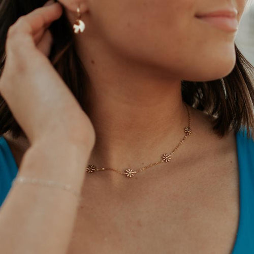 Anna Floral Necklace - WonderingCloth