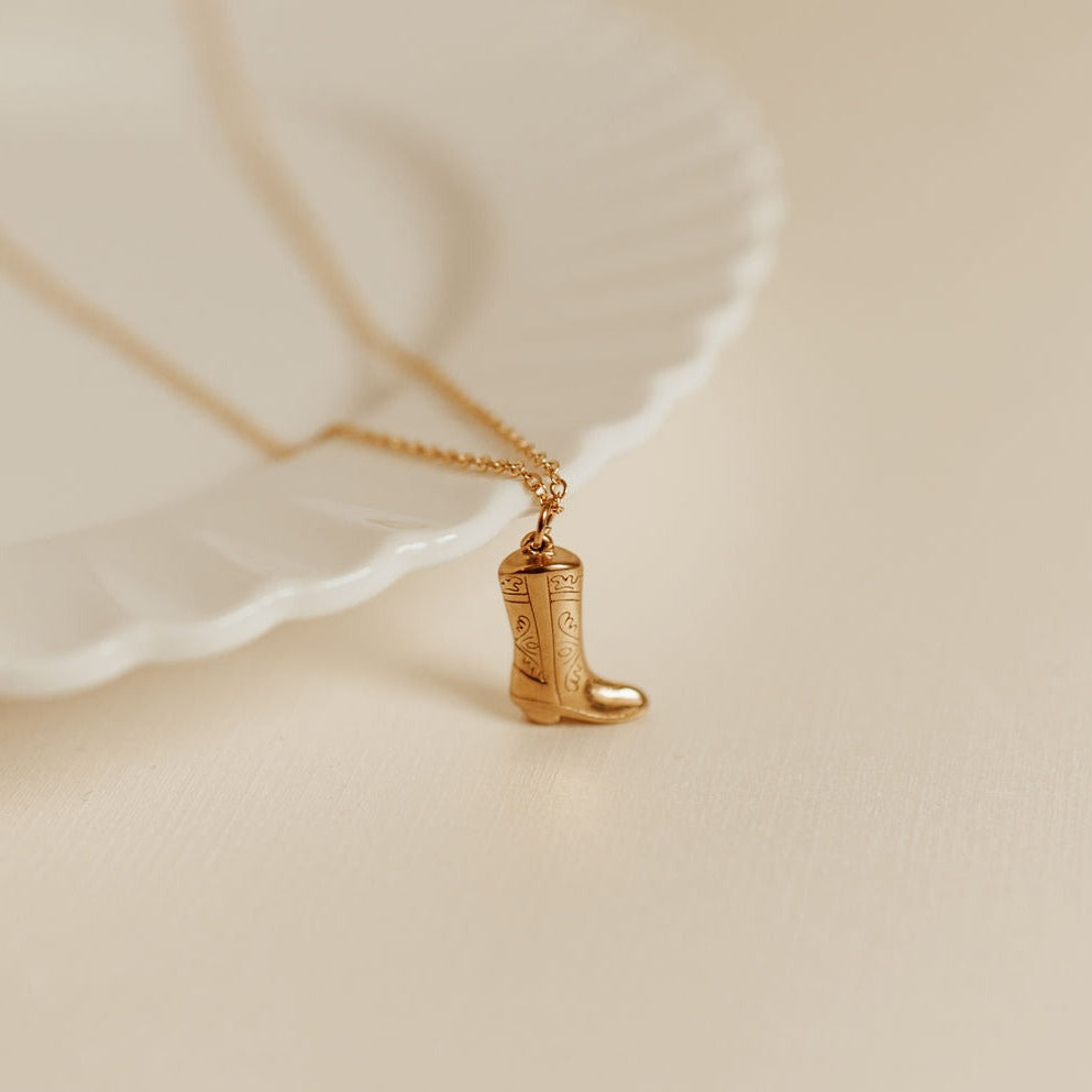 Dolly Boot Necklace - WonderingCloth