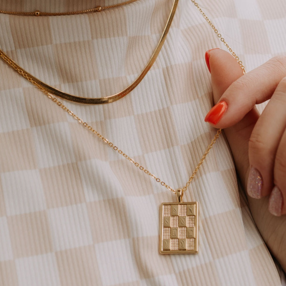 Checkered Necklace in Gold - WonderingCloth