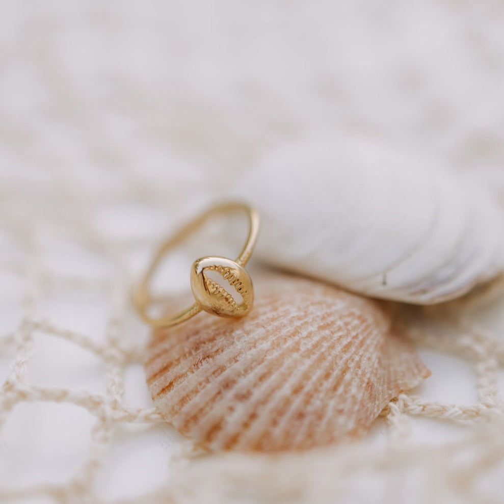 Maui Cowrie Ring - WonderingCloth