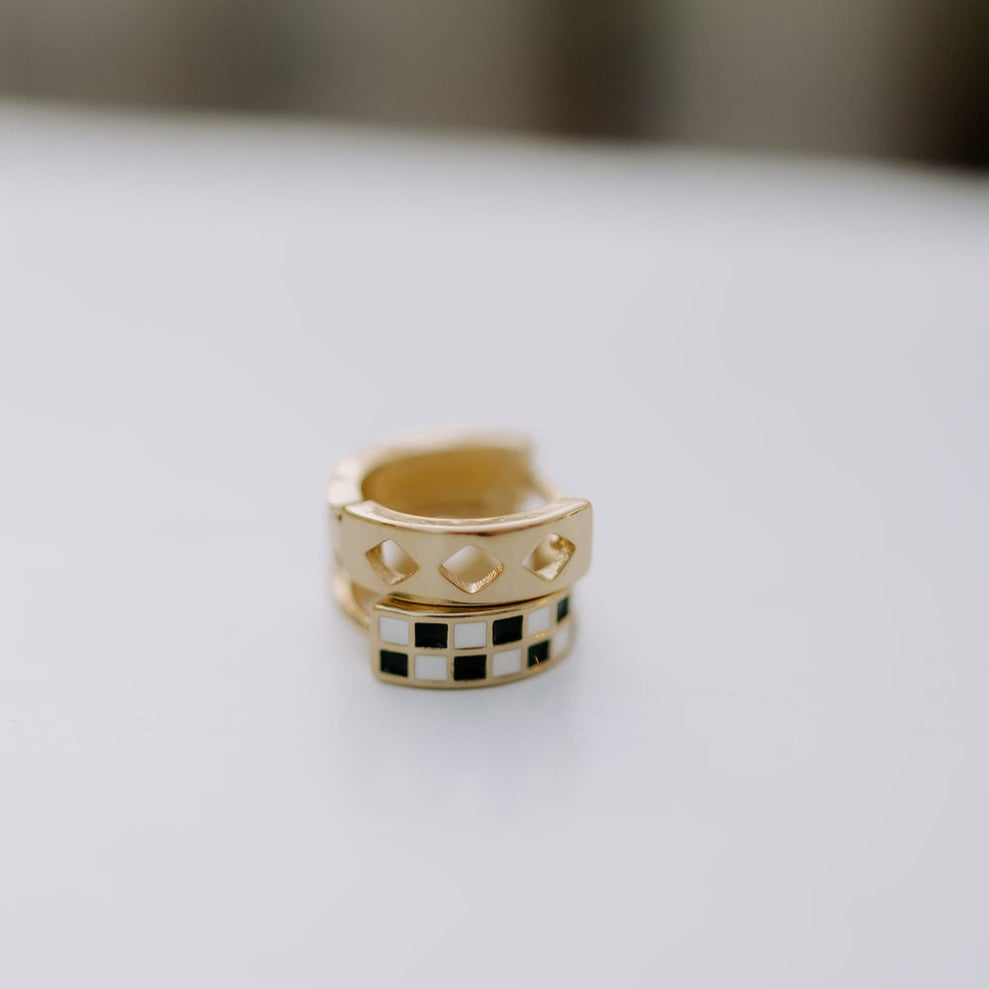 Black & White Checkered Hoops - WonderingCloth