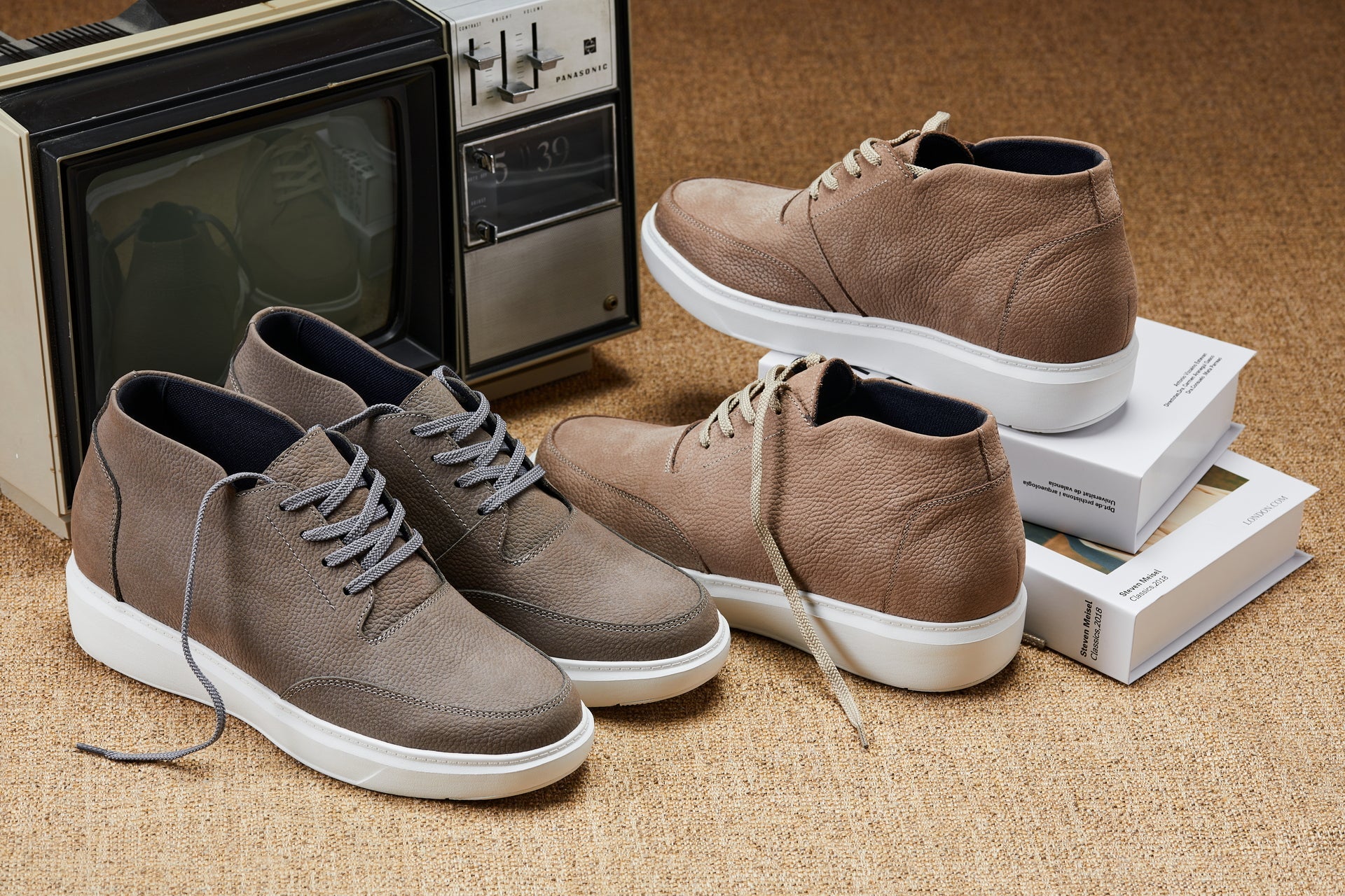 CALTO - J1771  - 3.2 Inches Taller (Grey) - Casual Chunky Sole Boots – Soft Pebble Grain Nubuck Leather - WonderingCloth