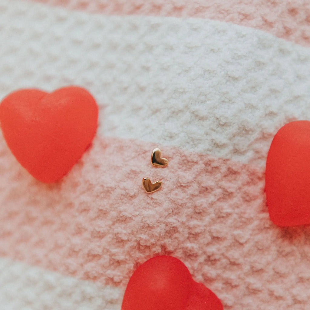 Mini Heart Studs - WonderingCloth