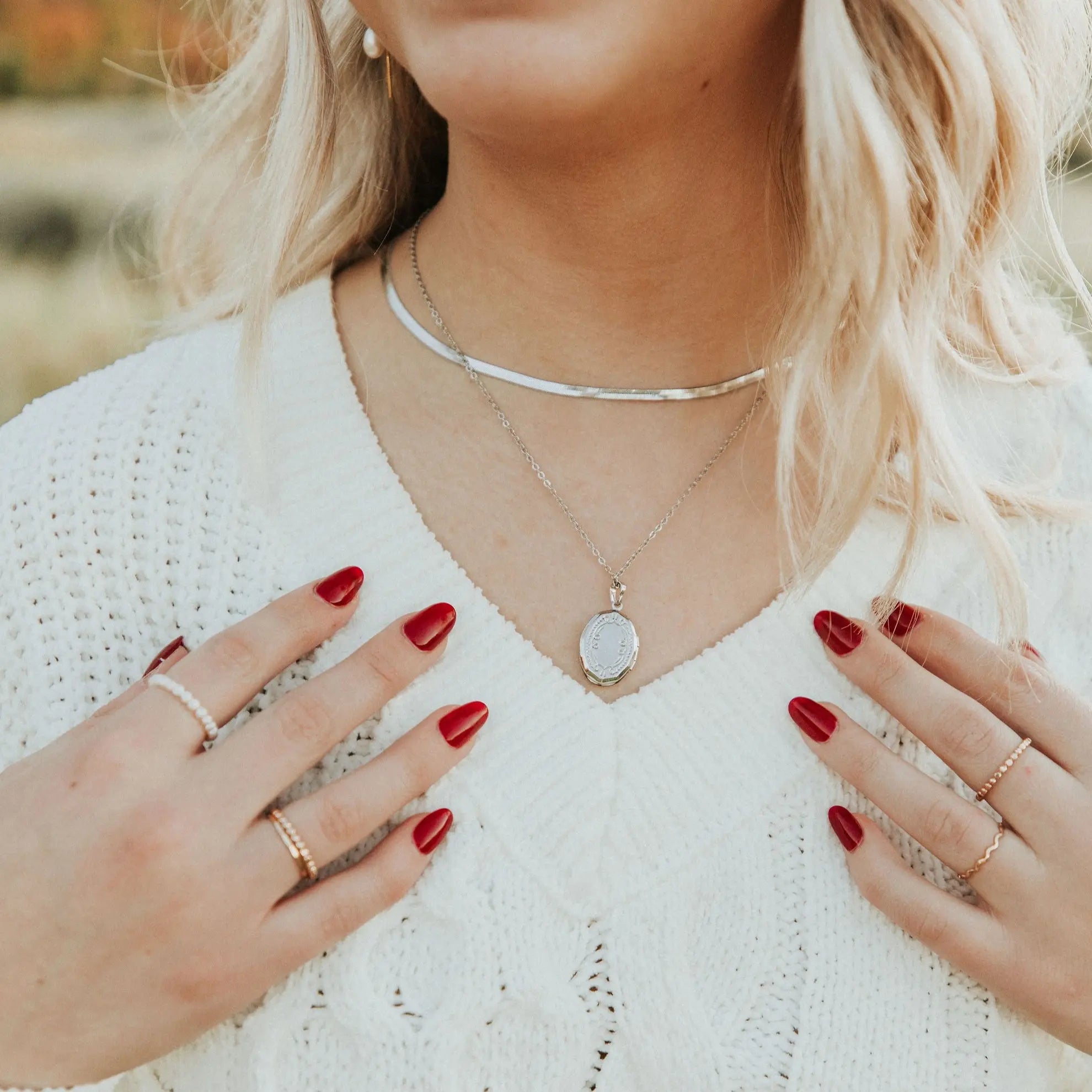 Isabelle Locket Necklace - WonderingCloth