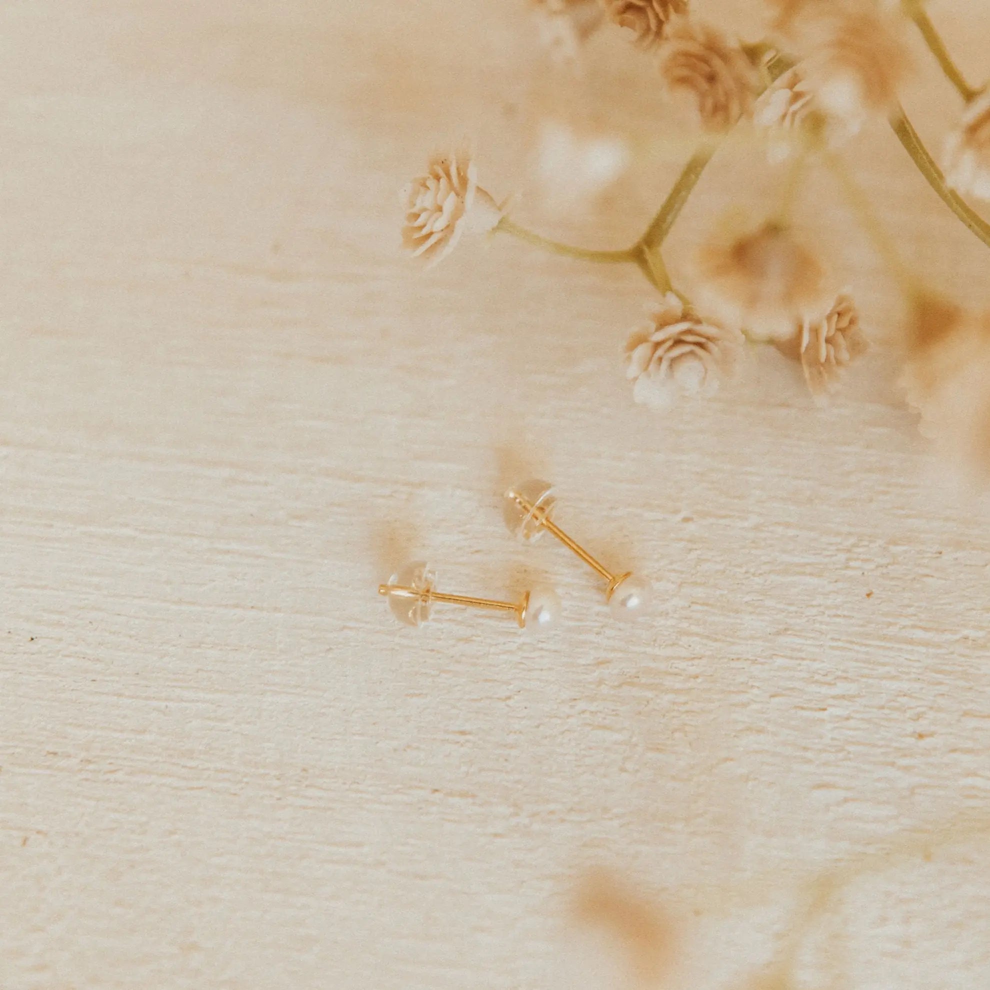 Sailor Pearl Studs - WonderingCloth