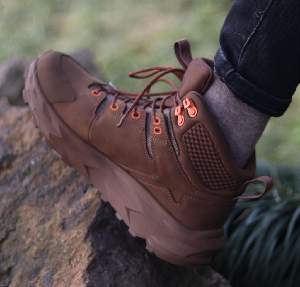 ROCKROOSTER Farmington Brown 6 Inch Waterproof Hiking Boots with VIBRAM® Outsole  OC21031 - WonderingCloth