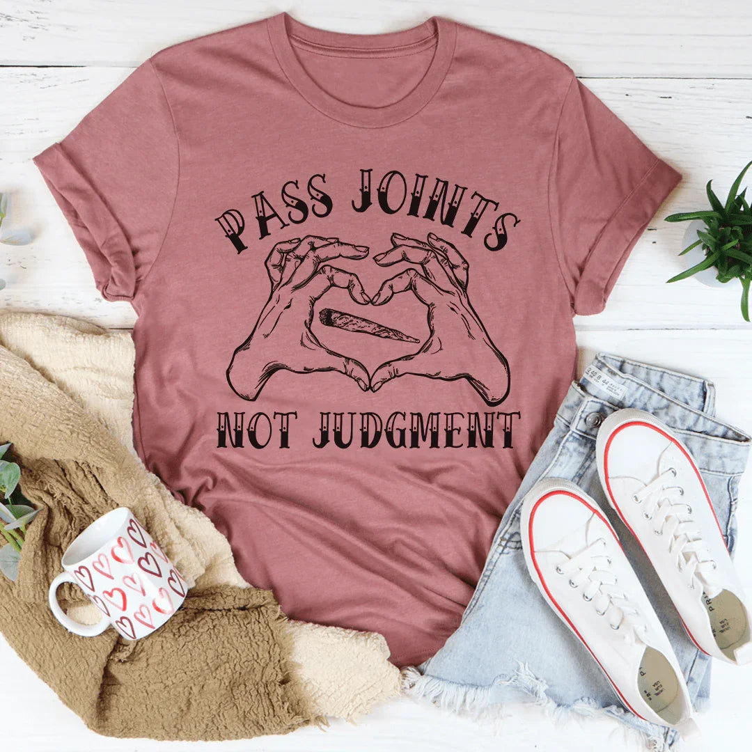 Don't Pass Judgement Tee - WonderingCloth