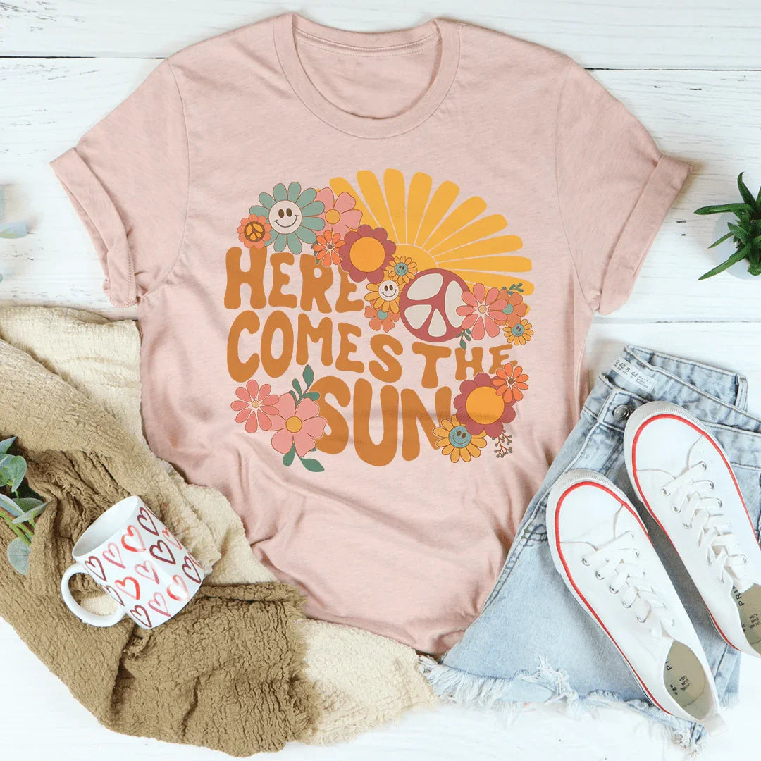 Here Comes The Sun Floral Retro Tee - WonderingCloth