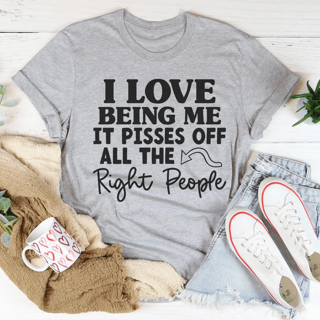 I Love Being Me Tee - WonderingCloth