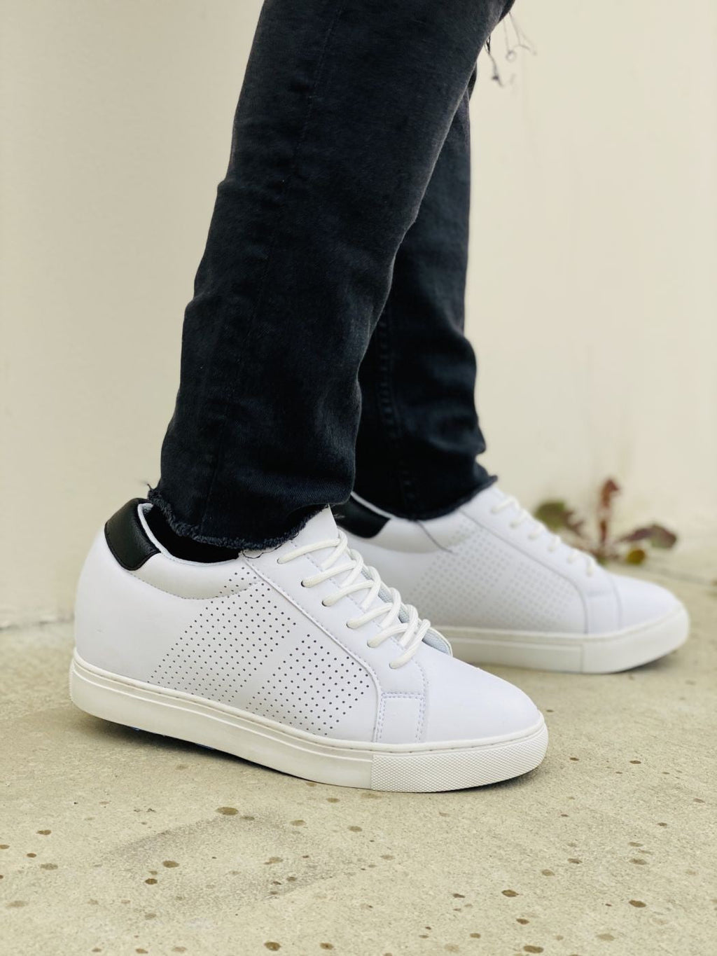 CALTO 2.6-Inch Taller White Elevator Sneakers H0833 - WonderingCloth
