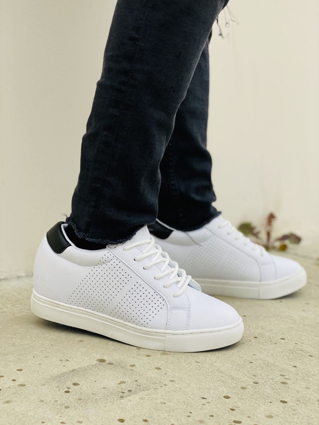 CALTO 2.6-Inch Taller White Elevator Sneakers H0833 - WonderingCloth